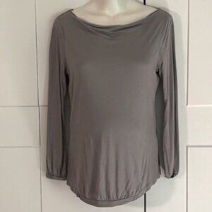 GAP maternity top